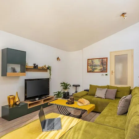 Holiday home Ostone Pula