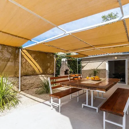 Holiday home Ostone Pula
